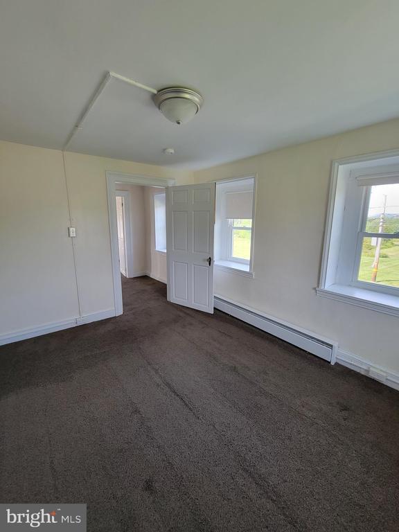 Building Photo - 1022 Gravel Pike