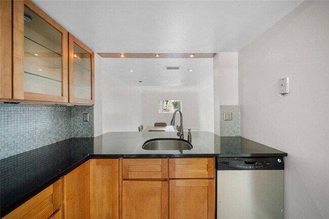 Building Photo - 8240 SW 149th Ct