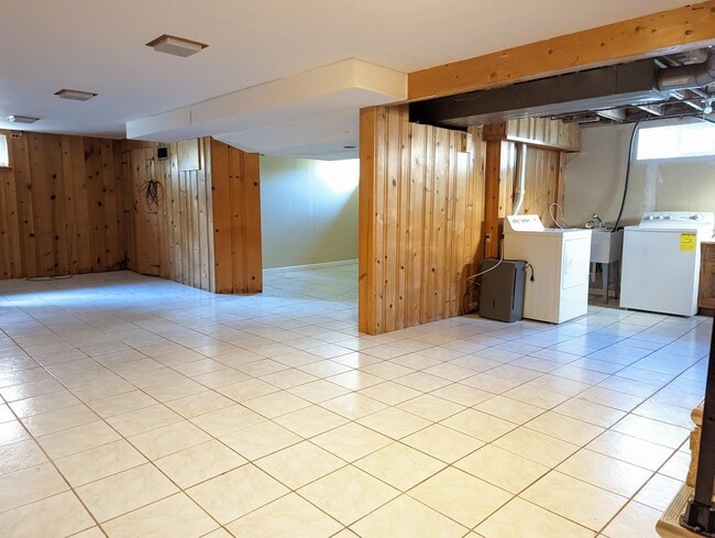 Building Photo - 514 N Emerson St