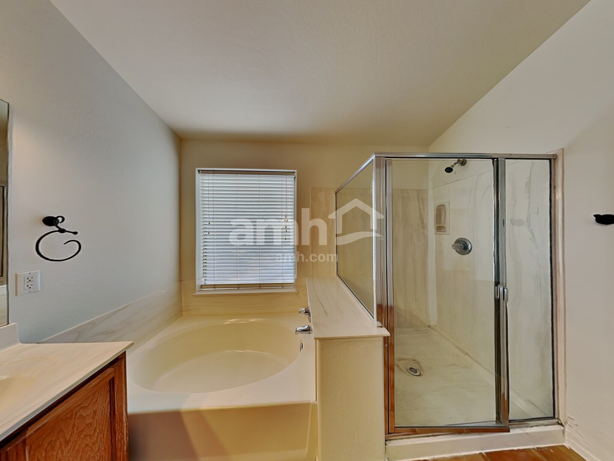 Building Photo - 717 W Beth Dr