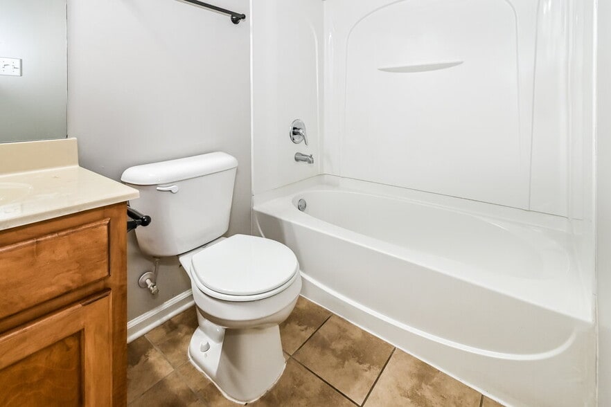 Building Photo - 316 Vaiden Ridge Dr N