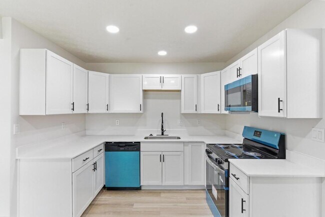 Building Photo - 4351 Redonda Ln