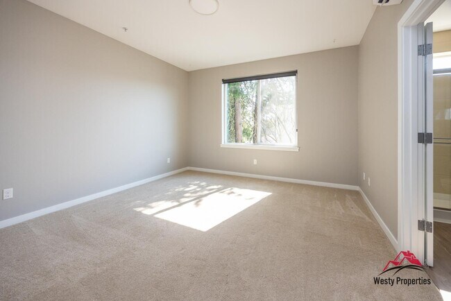 Building Photo - 110 N Blandena St