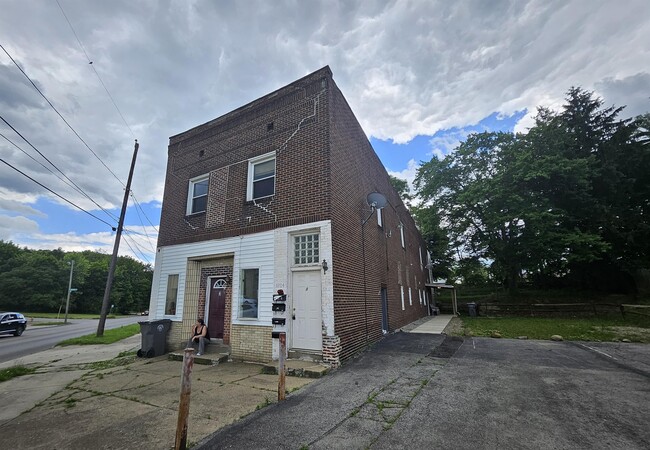 Building Photo - 1204 Salt Springs Rd