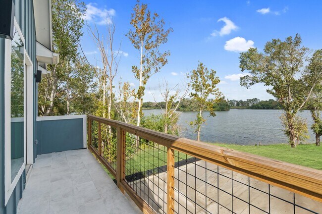Building Photo - 10092 Serrano Pk Dr
