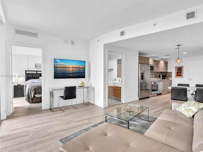 Building Photo - 121 NE 34th St