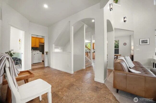 Building Photo - Spacious 4-Bedroom Gem with Fully Fenced Y...