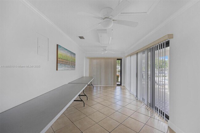 Building Photo - 130 Cypress Club Dr