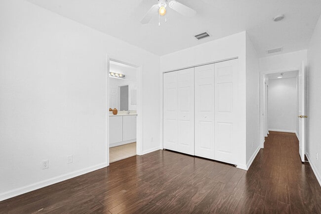 Building Photo - 1427 NW 34th Way