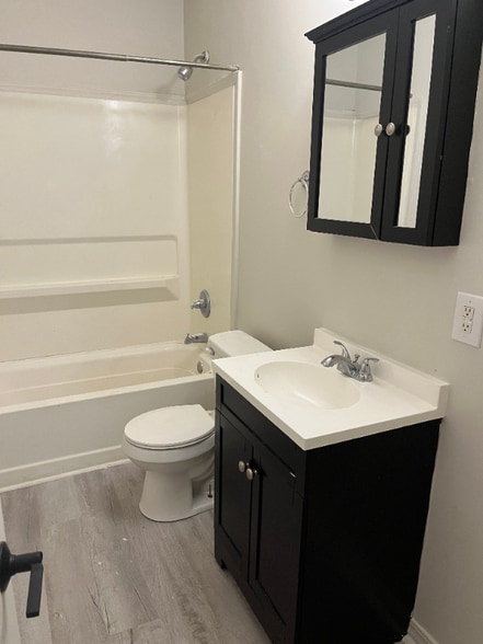 Building Photo - 402 N Delaware St