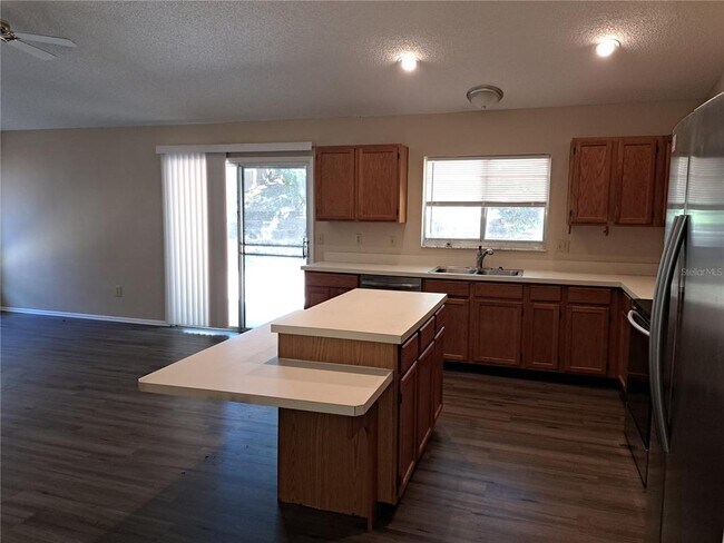 Building Photo - 7481 Bordwine Dr
