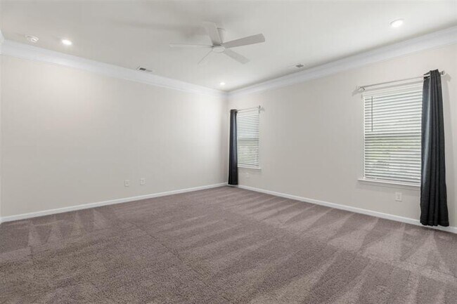 Building Photo - 10 Felton St
