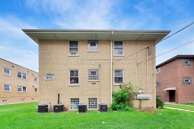 Building Photo - 3024 S Harlem Ave