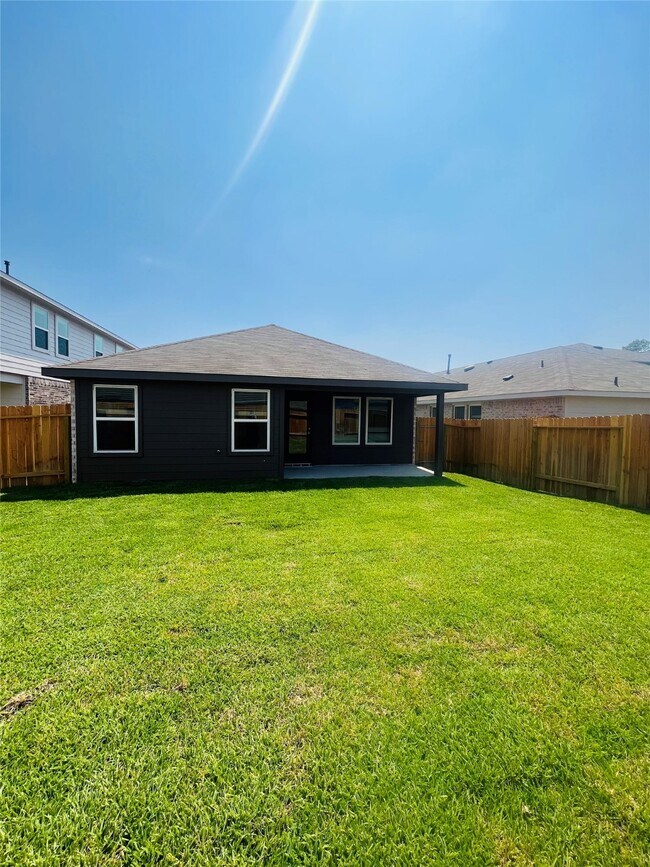 Building Photo - 5211 Mossdale Blf Ln