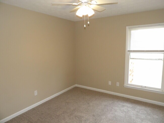 Building Photo - 115 Potomac Ct