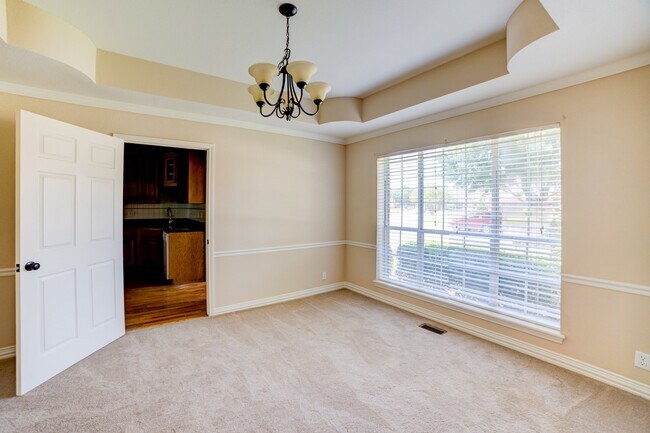 Building Photo - Beautiful home across from Jenks Middle Sc...