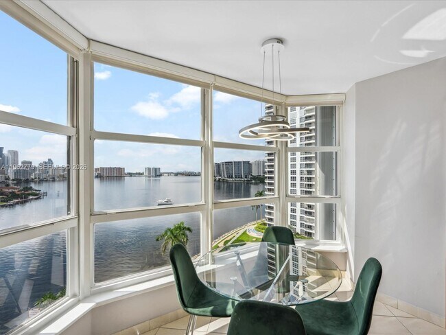 Building Photo - 19195 NE 36th Pl