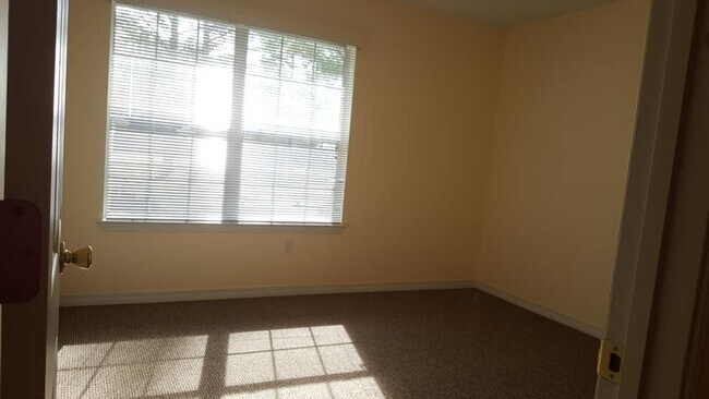 Building Photo - 3-Bed 2-Bath Brick Home located in the Heart of Foley