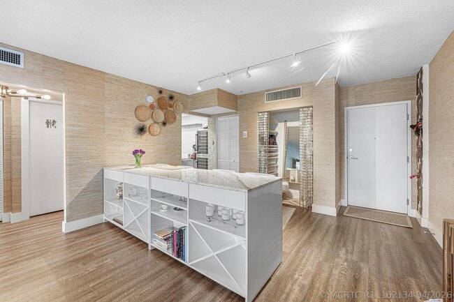 Building Photo - 3450 S Ocean Blvd