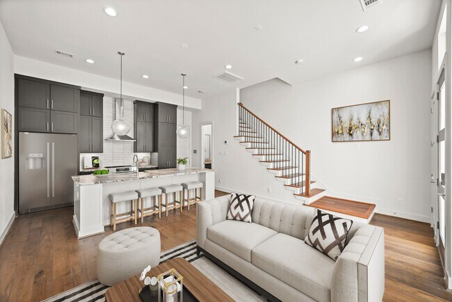 Building Photo - 2409 Webster St