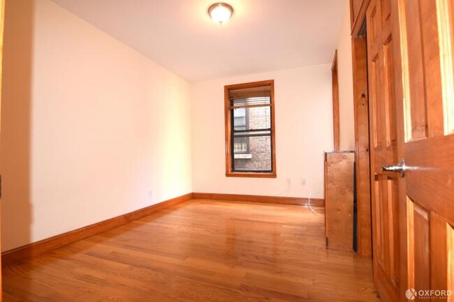 Building Photo - 3 bedroom in NEW YORK NY 10025