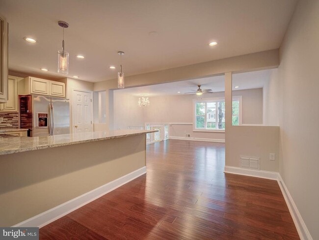 Building Photo - 10108 Lomond Dr