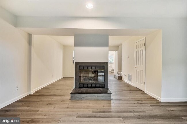 Building Photo - 13 Janwall Ct