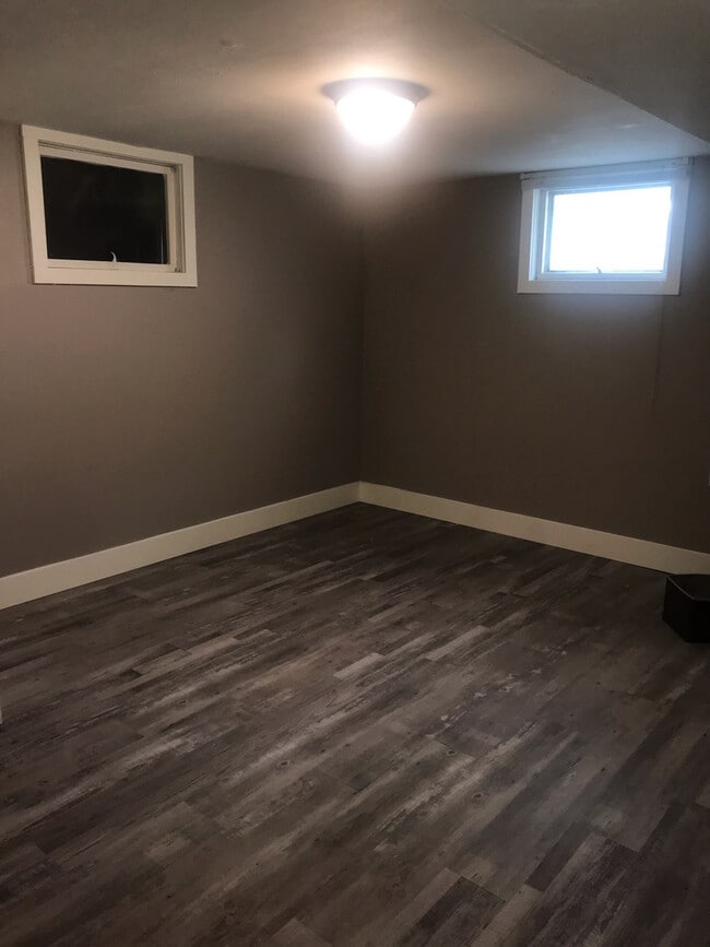 Building Photo - Gorgeous 3 bedroom, 2 bath home in great n...