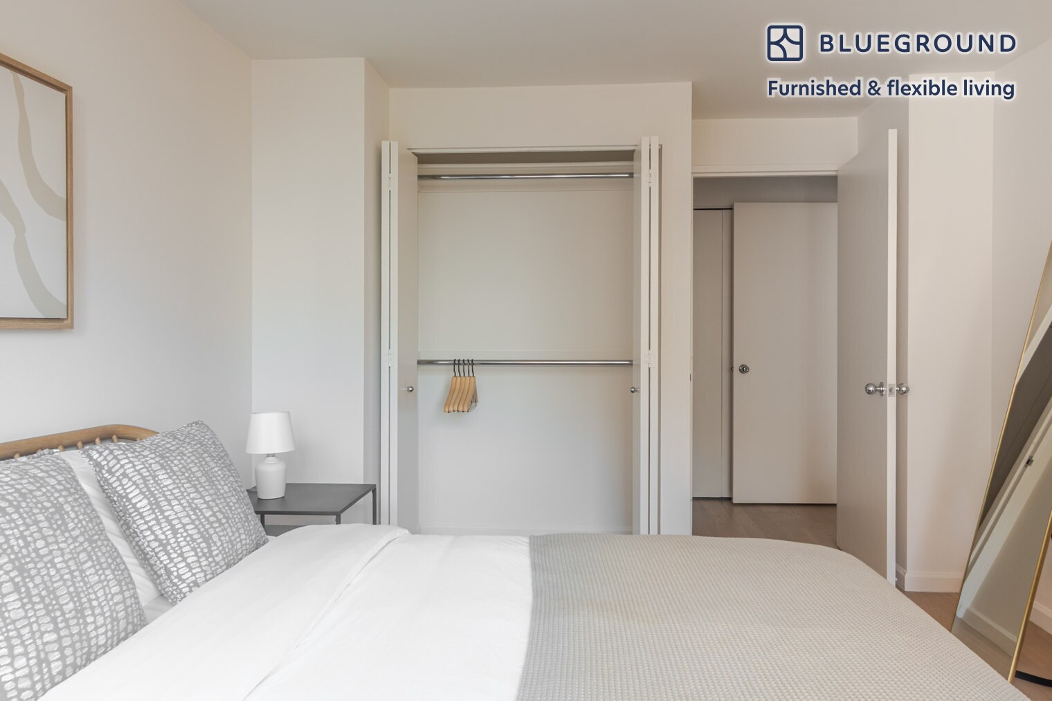 Building Photo - 255 W 94th St