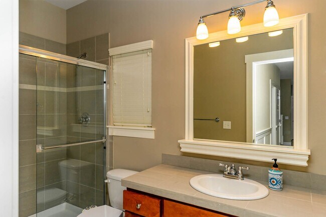 Building Photo - 5Bd/3Ba Lynnwood House