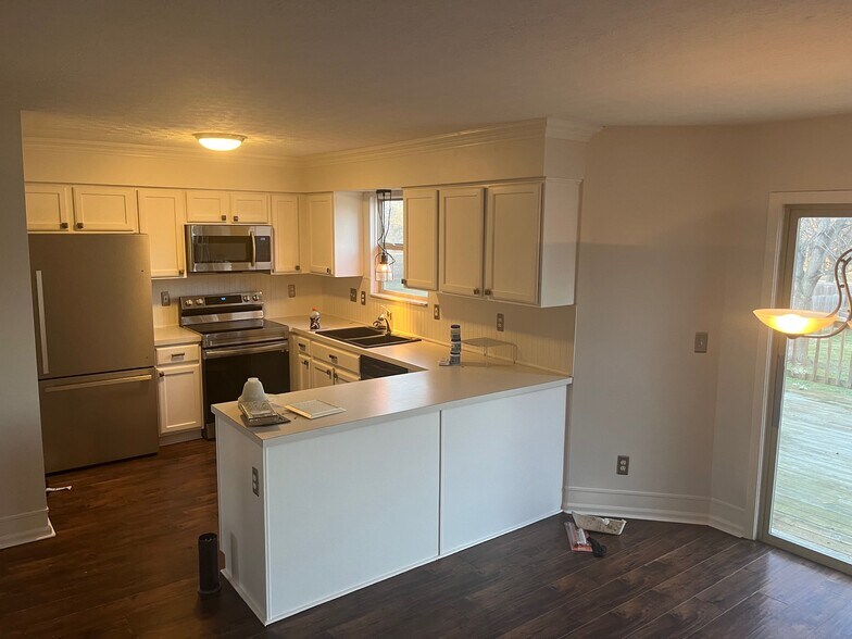 Building Photo - 1074 Lakegrove Court