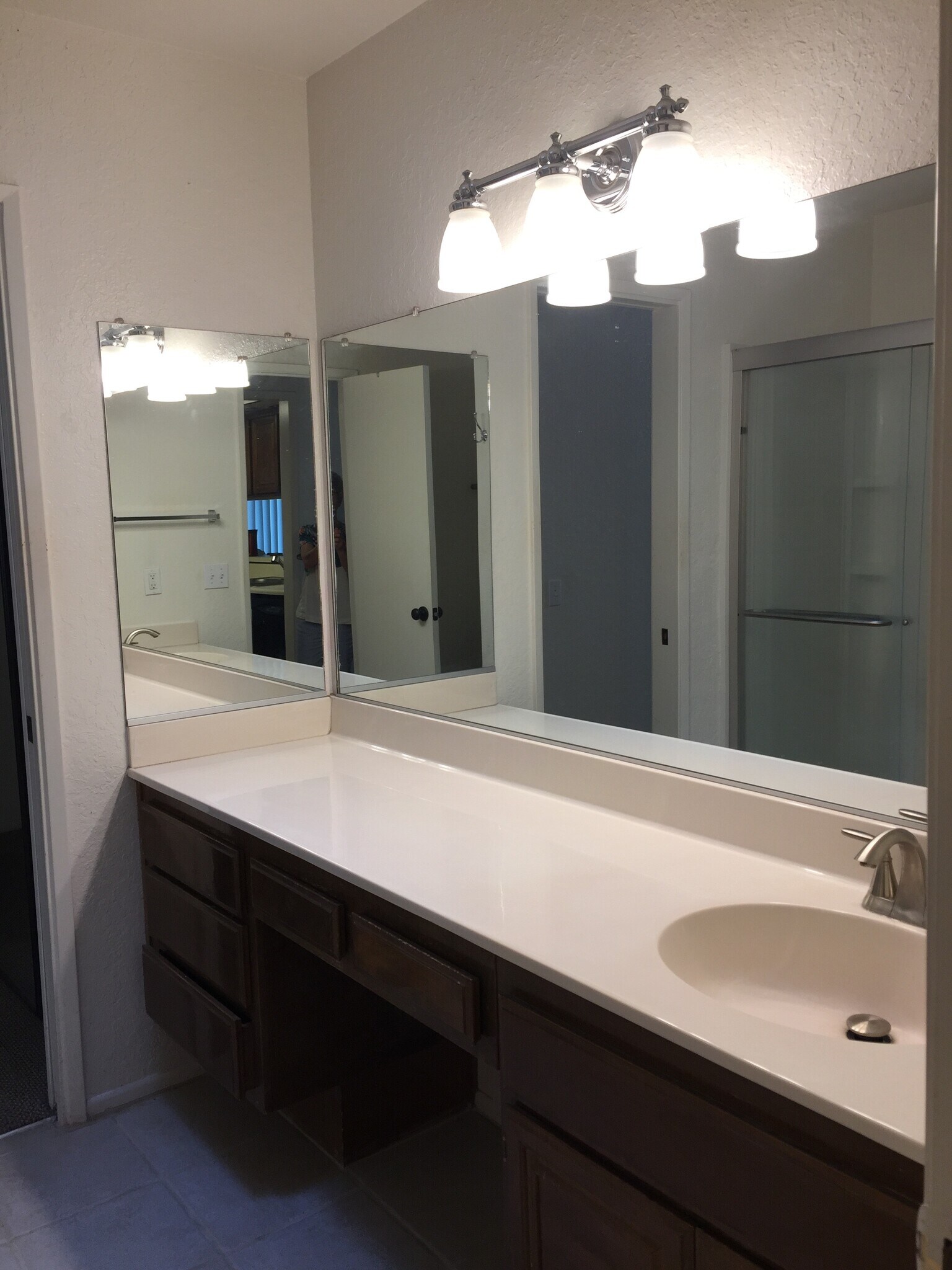 large bathroom counter - 600 Central Ave