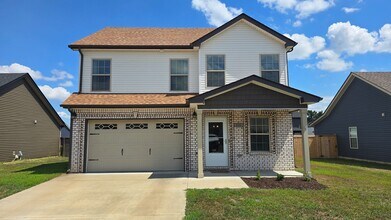 Building Photo - Beautiful 3 BDS 2 BA with fenced in yard