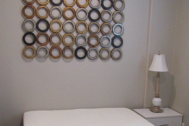 Building Photo - 3043 Hopkins St