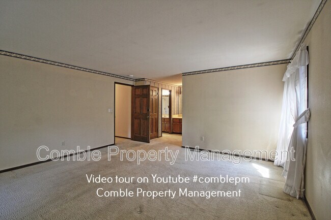 Building Photo - 2534 Medina Cir
