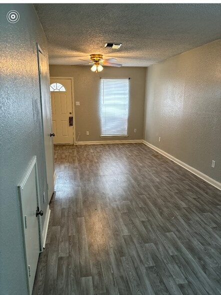 Building Photo - 304 Loire Ave