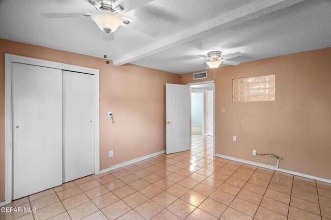 Building Photo - 4644 Loma De Cobre Dr