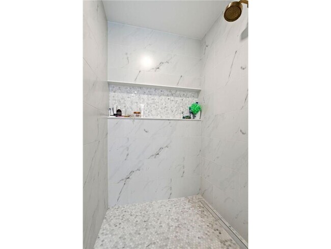 Building Photo - 6201 Gustavus Dr