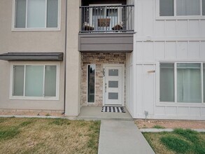 Building Photo - Beautiful 3-Story Townhome | 4 Bedrooms | 3 Baths | 2-Car Garage | Hyrum, Utah