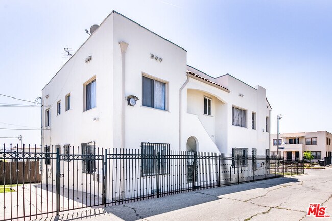 Building Photo - 1142 Mullen Ave