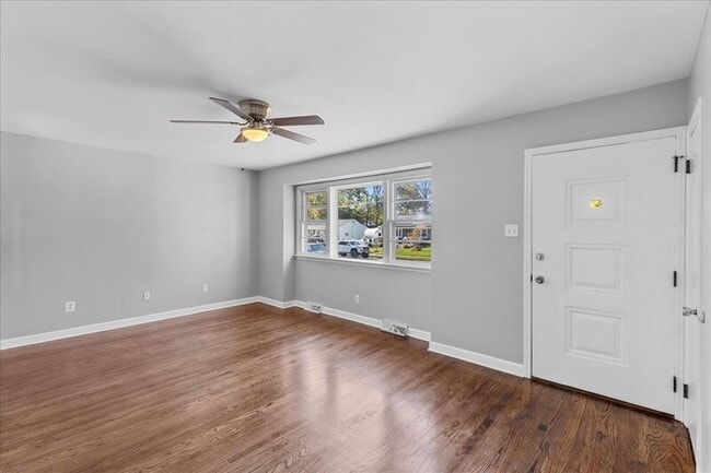 Building Photo - 128 E Military Dr