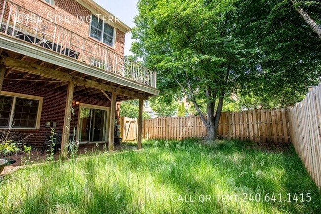 Building Photo - 10134 Sterling Terrace