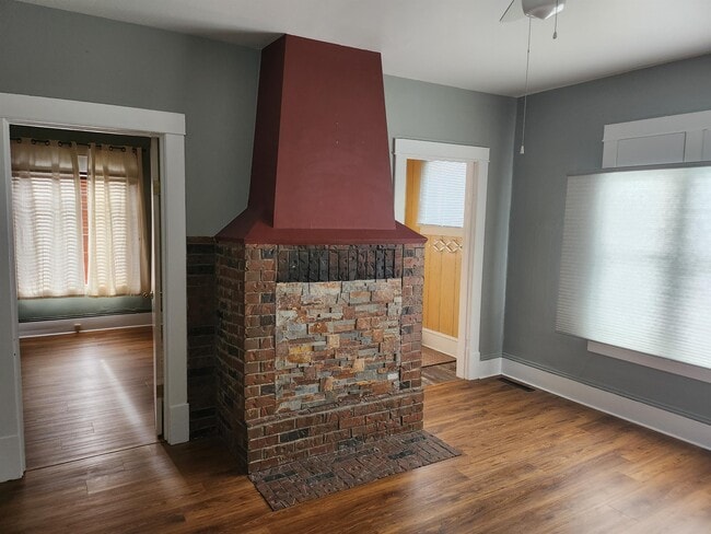 Building Photo - 610 W Water St