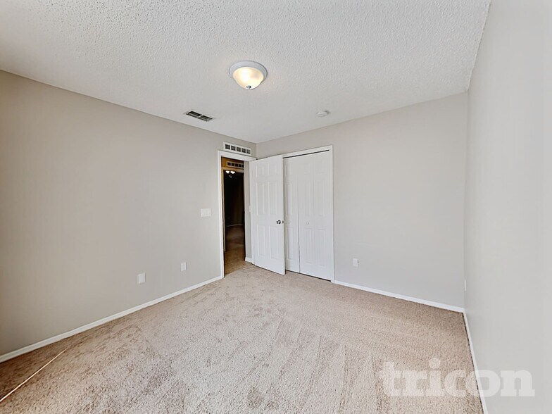 Building Photo - 8514 Blackberry Ave