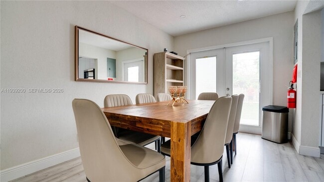 Building Photo - 5157 NE 6th Ave