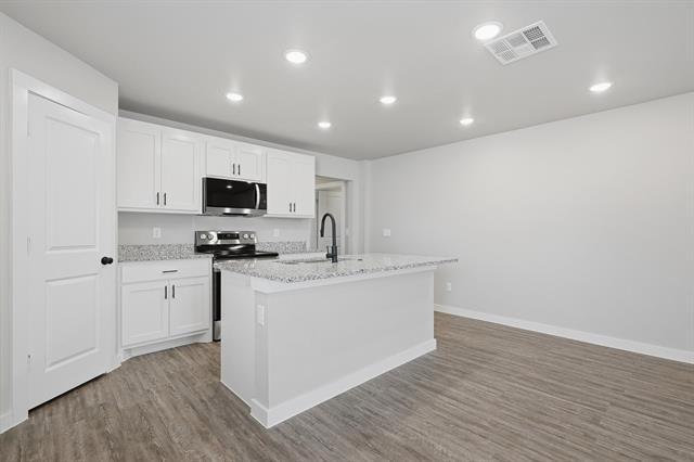 Building Photo - 3041 Glennster St