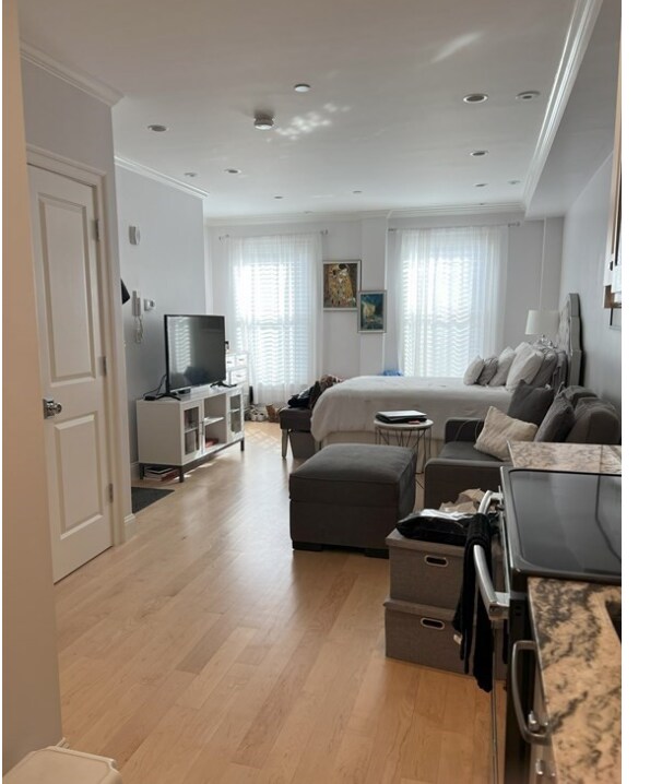 Building Photo - 296 Beacon St