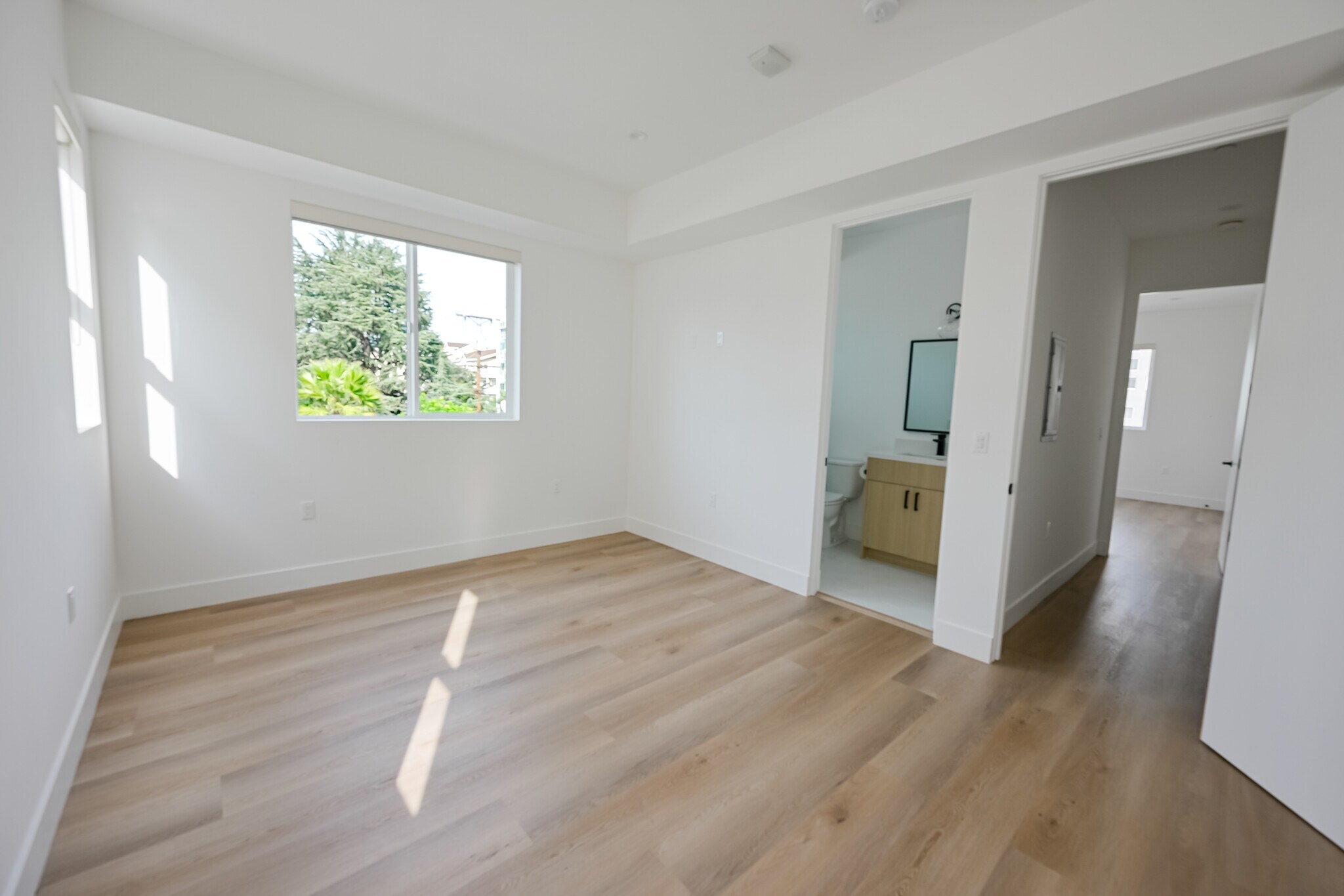 Building Photo - 11241 Morrison St