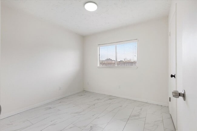 Building Photo - 14818 Gladewick Dr