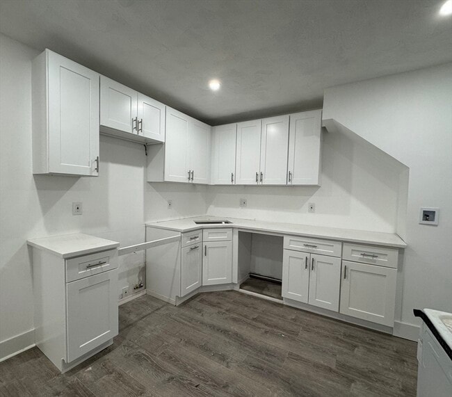 Primary Photo - 120 Sea St